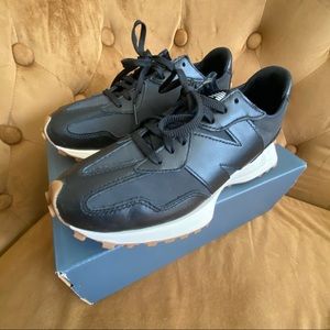 New Balance 327 Black/Gum Women size 7.5